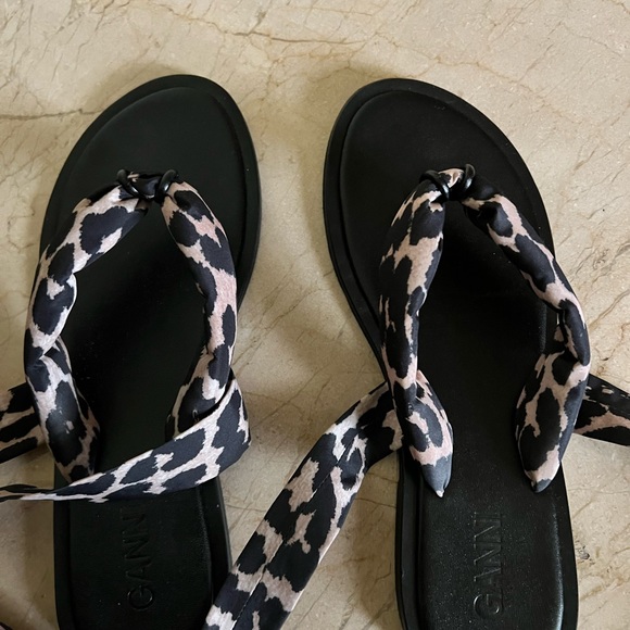Ganni. Leopard tie up sandals. Size 39. Worn once. Excellent condition. - Picture 1 of 5